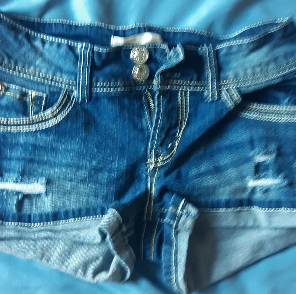 Shorts - Picture 6 of 6